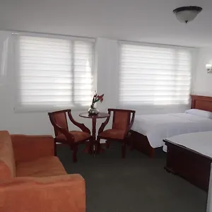 ** Hotel Altura & Ecuador