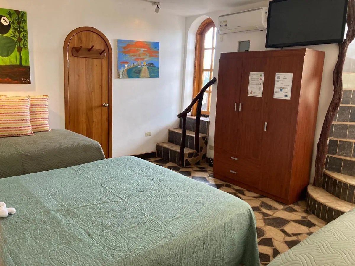 La Fortaleza De Haro Puerto Ayora  Bed & Breakfast