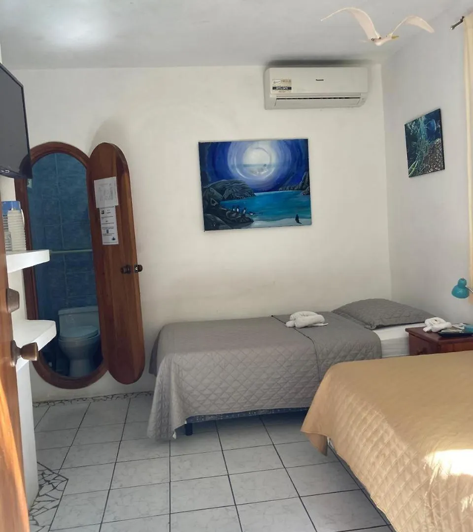La Fortaleza De Haro Puerto Ayora  Bed & Breakfast