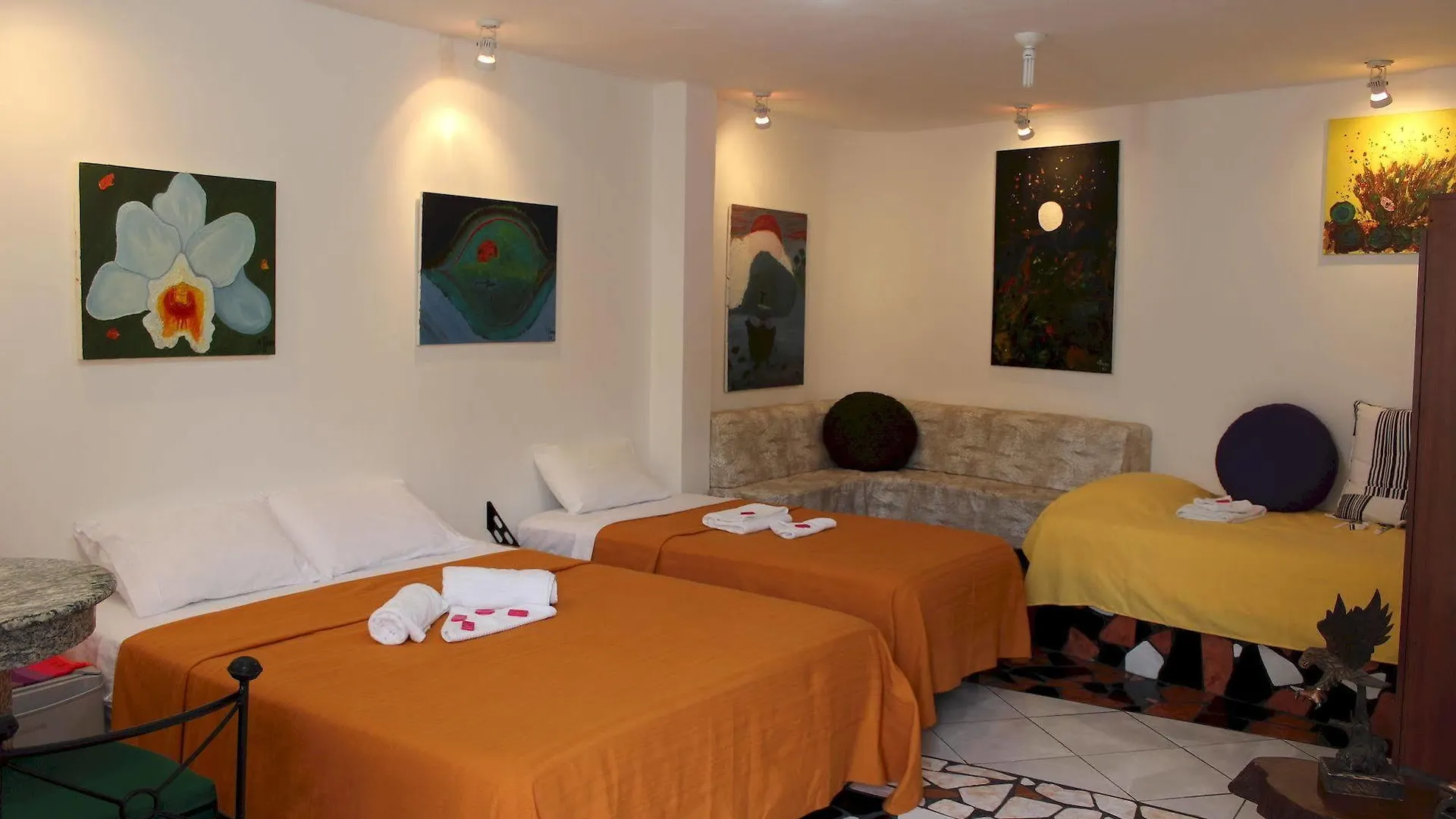La Fortaleza De Haro Puerto Ayora  Bed & Breakfast