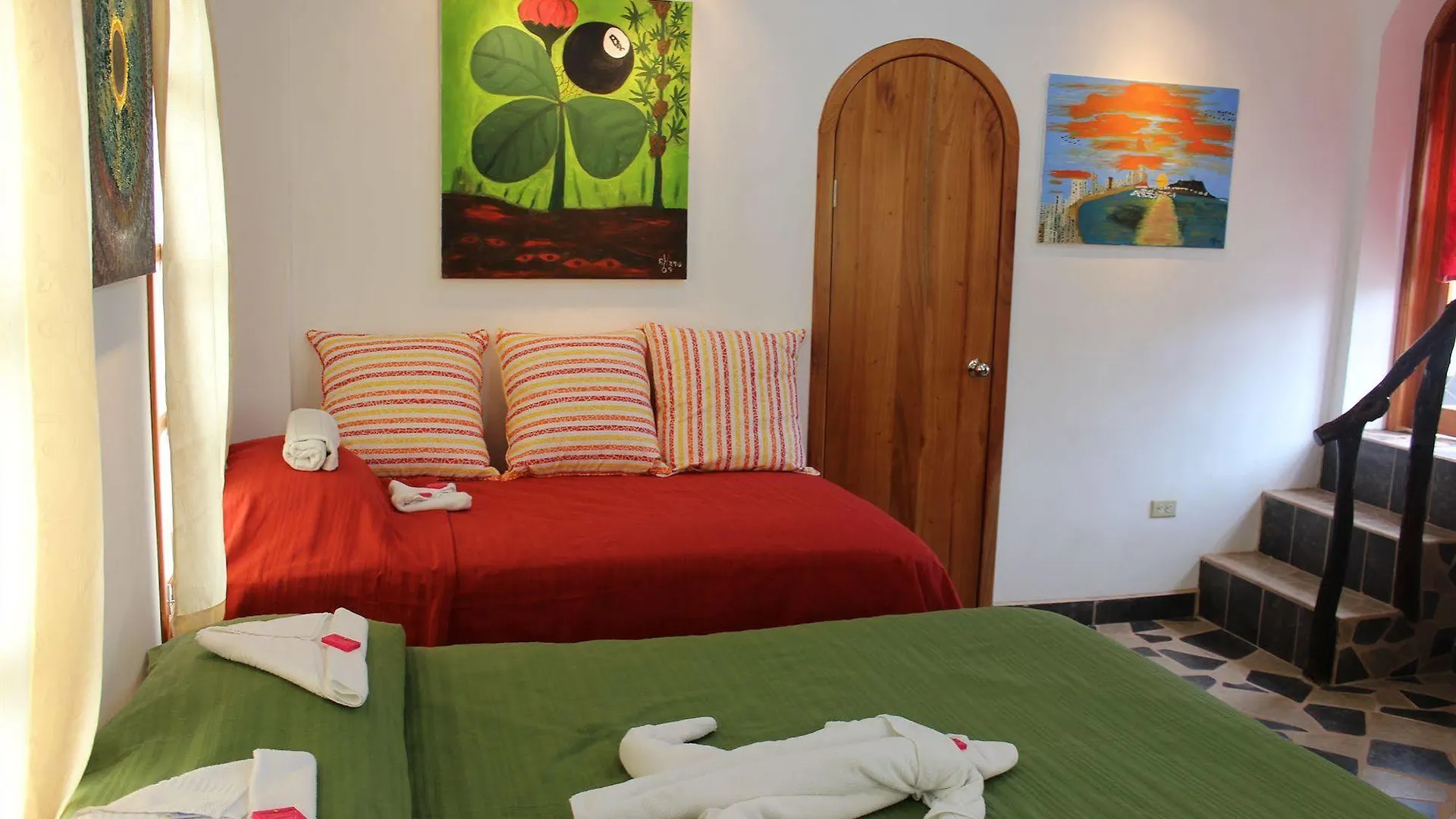 La Fortaleza De Haro Puerto Ayora  Bed & Breakfast